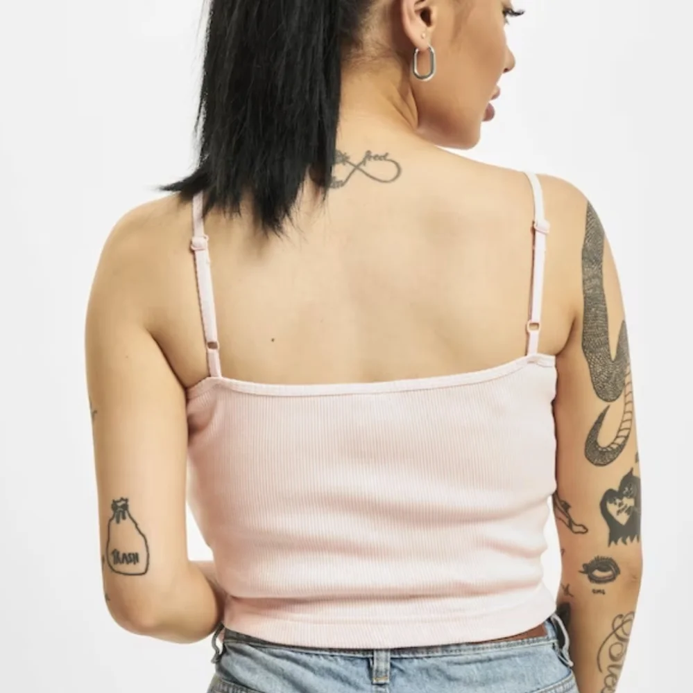 Nike Sportswear Essential Pink Ribbed Crop Top